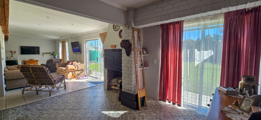 3 Bedroom Property for Sale in Wavecrest Eastern Cape